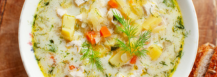 Zupa ogórkowa z kurczakiem