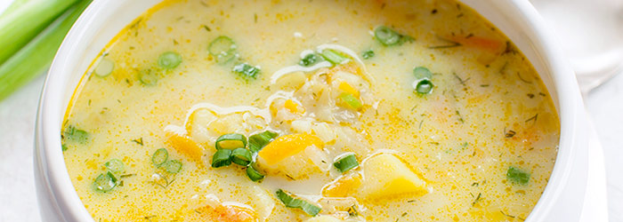 Zupa ogórkowa ze świeżych ogórków