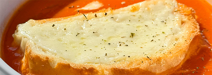 Zupa pomidorowa ze świeżych pomidorów