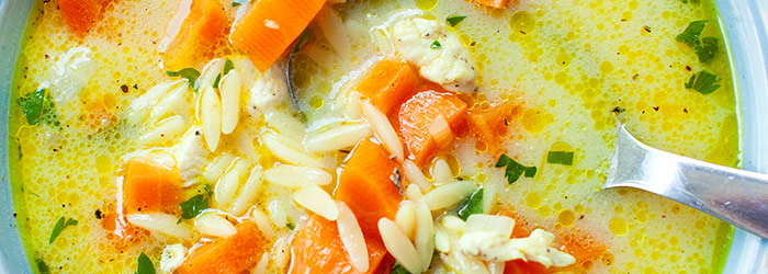 Zupa z kurczakiem i makaronem orzo