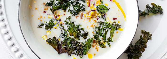 Zupa z pieczonego kalafiora i kalarepki