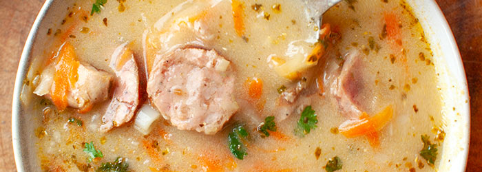 Żurek z tartymi warzywami